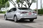 Toyota Camry 2.5 Hybrid 2020 รถบ้านมือเดียวแบตไฮบริดรับประกัน 10 ปีไม่จำกัดระยะทาง -16